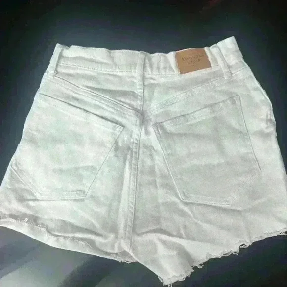 Abercrombie & Fitch white curve love frayed him high-rise denim shorts festival - Picture 3 of 5